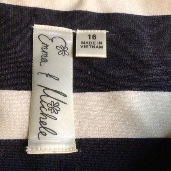 EMMA AND MICHELE STRIPE DRESS - Picture 9 of 11